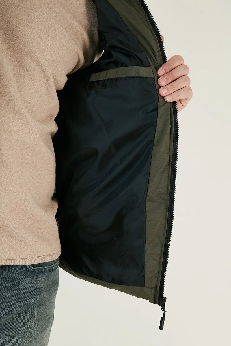 بوراتي Removable Hooded Water and Wind Resistant Slim Fit Inflatable Vest Men's Vest 649006