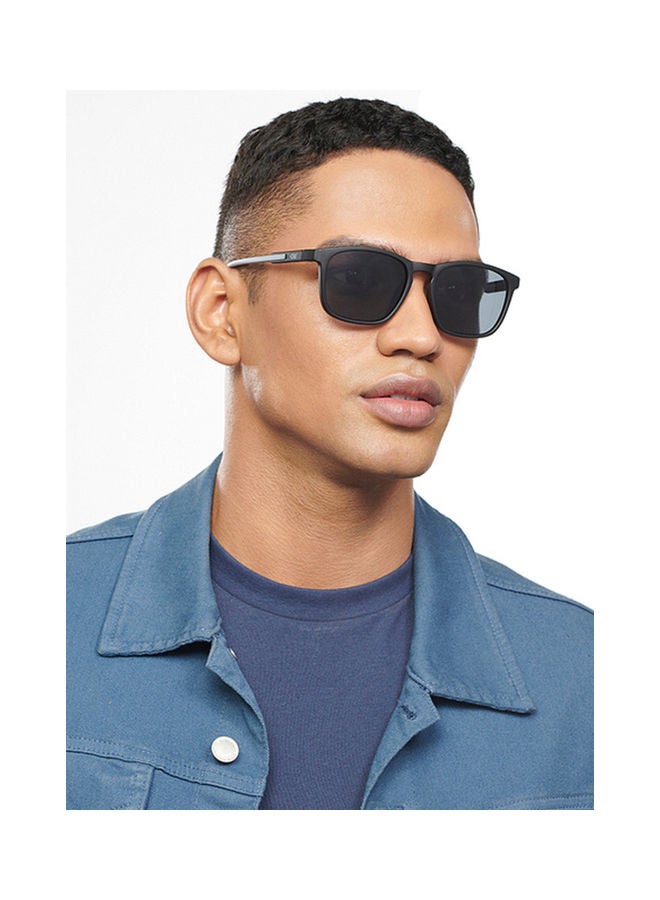 VINCENT CHASE Unisex VINCENT CHASE By Lenskart | Unisex Polarized Wayfarer Sunglasses - LA S13164 - Lens Size: 42Mm - Image 3