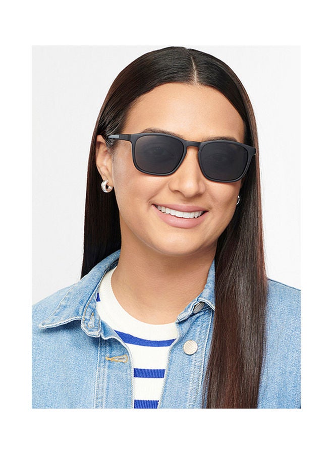 VINCENT CHASE Unisex VINCENT CHASE By Lenskart | Unisex Polarized Wayfarer Sunglasses - LA S13164 - Lens Size: 42Mm - Image 4