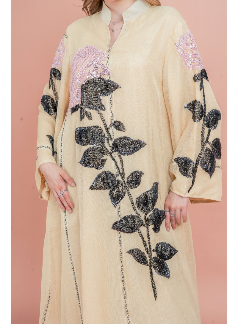 اكسا جلابية حديثة بتطريز كريستالي يدوي أصفر - Image 2