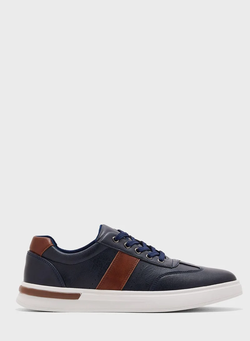 روبرت وود Smart Sneakers