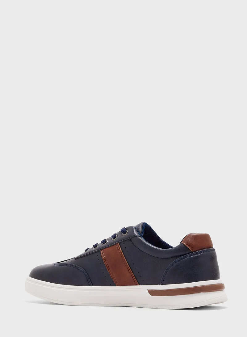 روبرت وود Smart Sneakers