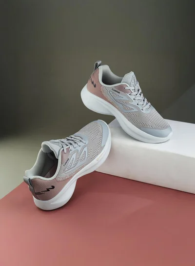 كامبس حذاء رياضي نسائي رمادي مريح بتصميم أحادي اللون نظيف يبرز فوراً