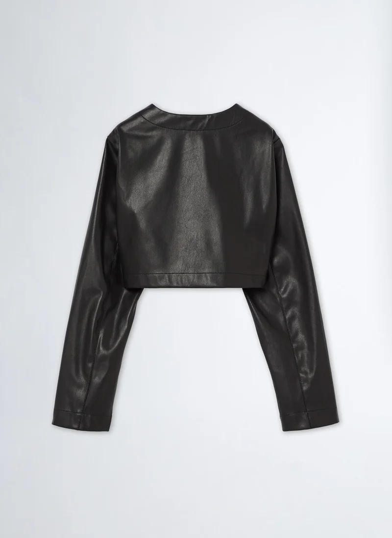 ليو جو جاكيت من القماش المطلي