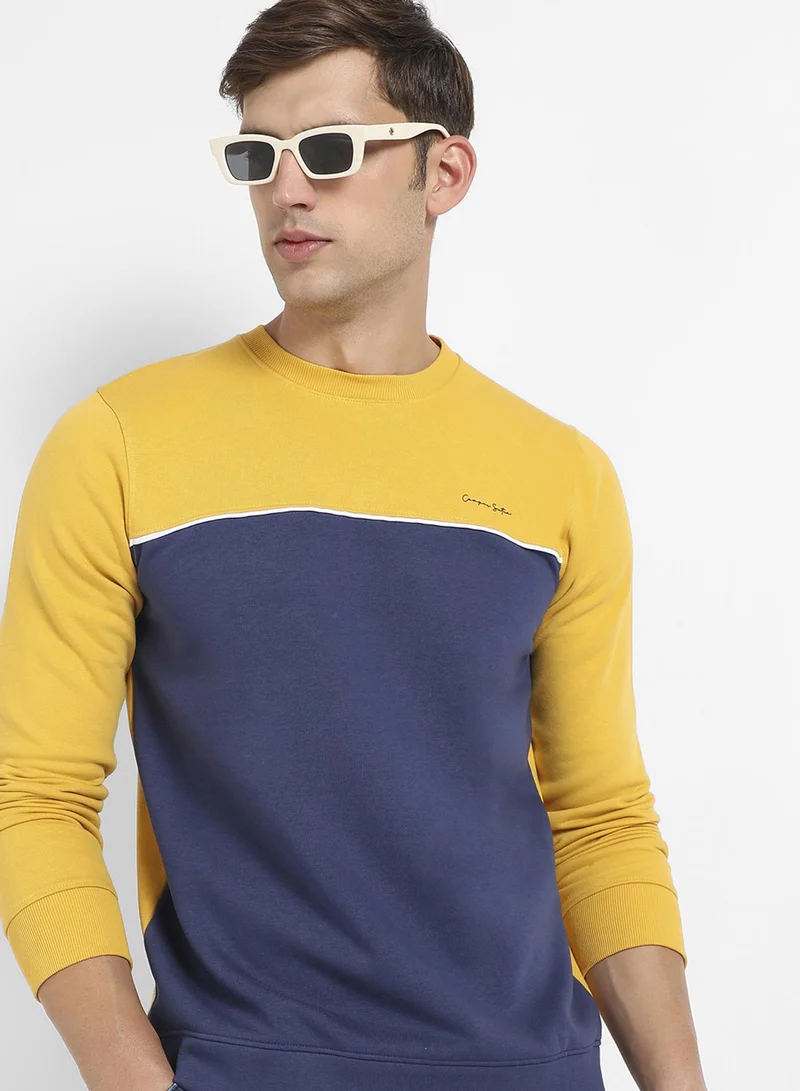 Campus Sutra Men's Blue & Mustard Yellow Pullover Sweatshirt With Ribbed Hem For Casual Wear | Crew Neck | Long Sleeve | Pull On Closure | Cotton Sweatshirt Crafted With Comfort Fit For Everyday Wear
