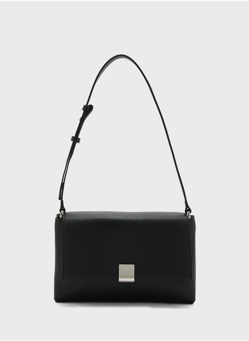 كالفن كلاين Plaque Medium Crossbody