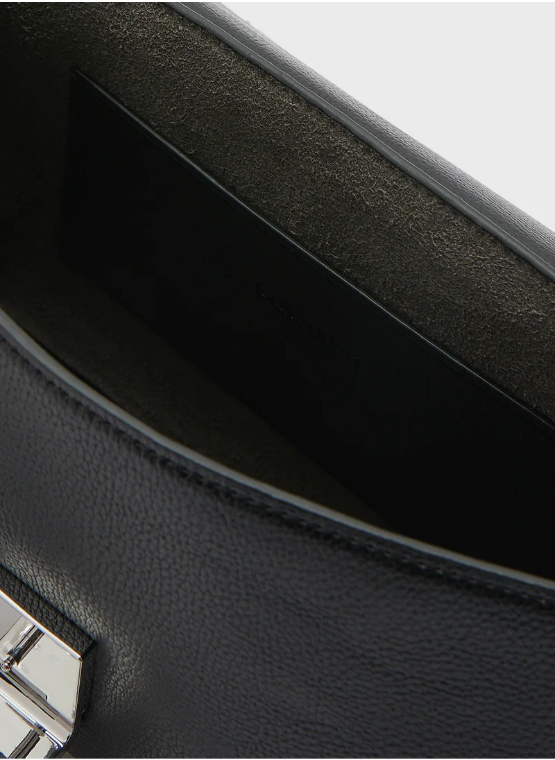 كالفن كلاين Plaque Medium Crossbody