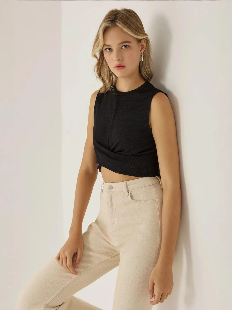 HICCUP Across  Detailed Knitted Crop