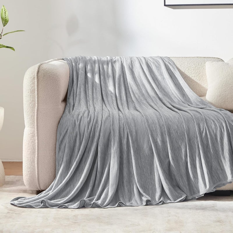 SLEEP ZONE بطانية تبريد من نانوتكس من سلسلة للأشخاص الذين يعانون من الحرارة أثناء النوم، بطانية باردة ذات وجهين، بطانية صيفية بحجم كوين، بطانية خفيفة الوزن وقابلة للتنفس للاستخدام على السرير (لون رمادي، ��قاس 90''x90'') - Image 1