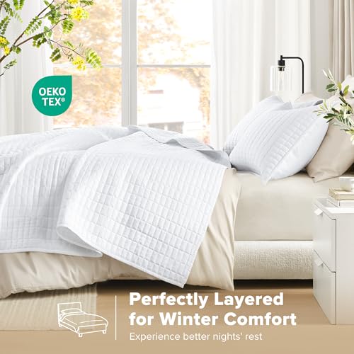 Comfort Spaces طقم لحاف كينا من كومفورت سبيس - تصميم خياطة مزدوجة الجوانب، بطانية صيفية، خفيفة الوزن، ناعمة، طبقة سرير لجميع الفصول، غطاء متطابق، أبيض، غطاء كامل/ملكة (90"x90") 3 قطع - Image 3