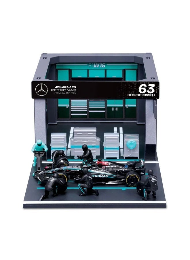Bburago Formula One Racing Mercedes AMG Petronas F1W15 Seasonal Livery Pit Pass Diorama Playset (1:43) - Image 2
