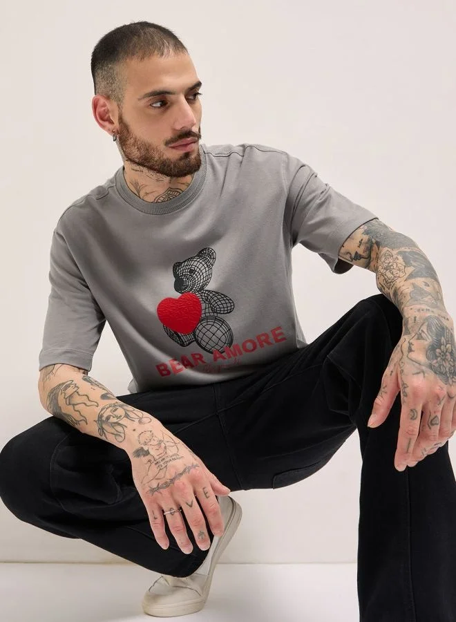 THE BEAR HOUSE  Men's Grey Oversize Bear Amore Graphic Crew Neck T-shirt Perfect For Casual Wear, Gym, Travel, Or Layering Stylish And Versatile Essential For Every Wardrobe for Men | Best Price UAE