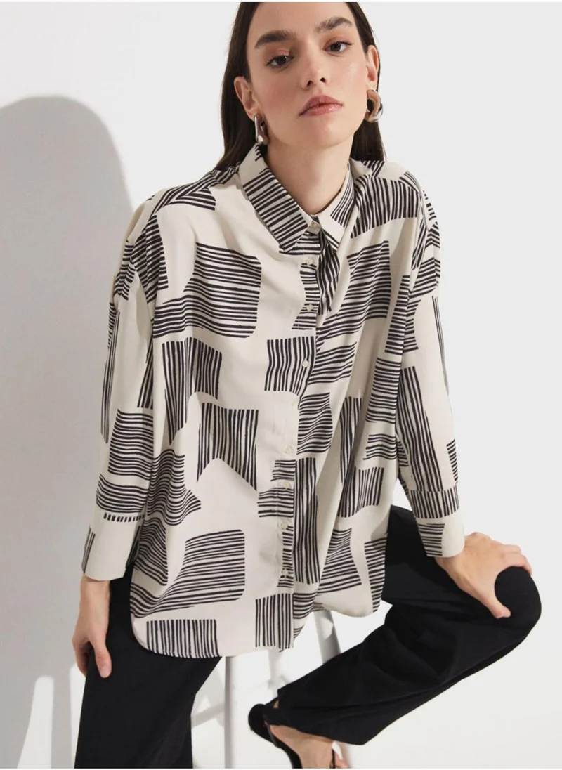 JUNE Printed Button Down Shirt