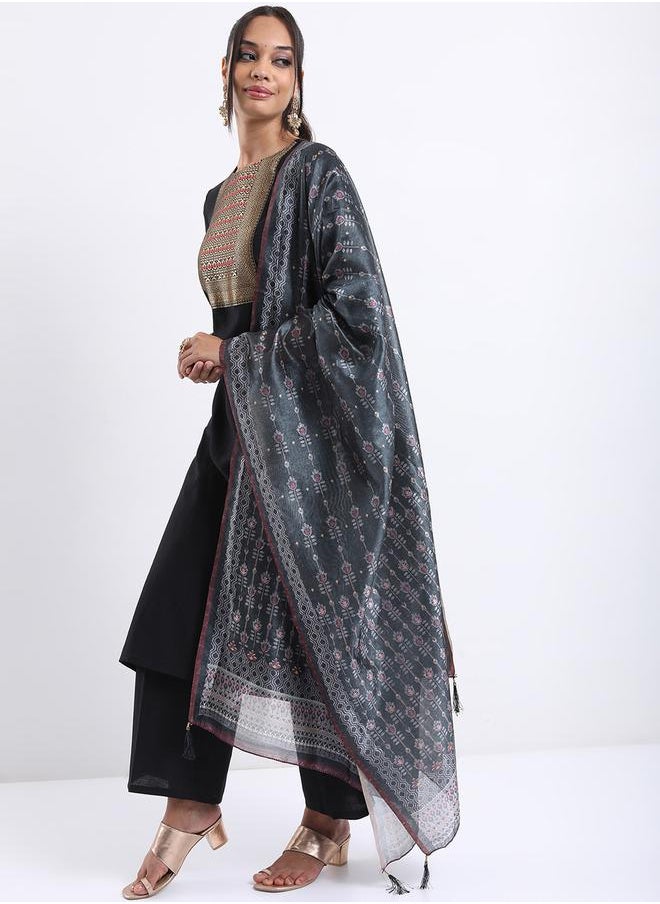 Vishudh Women Black Printed Kurta Set with Dupatta by Styli  - Image 2