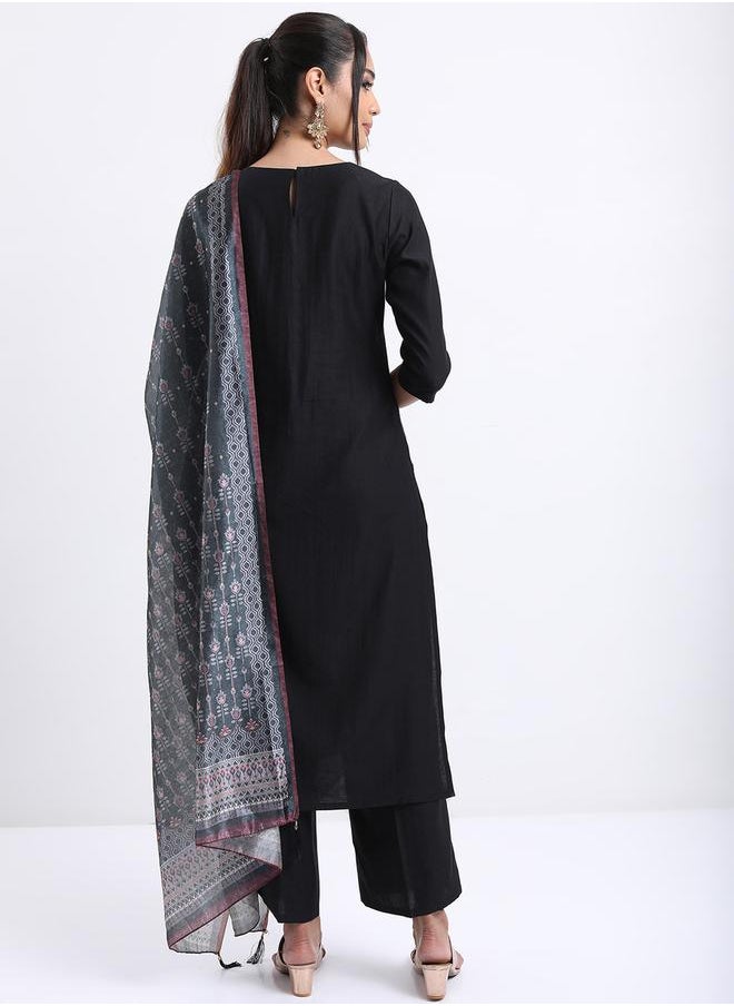 Vishudh Women Black Printed Kurta Set with Dupatta by Styli  - Image 3
