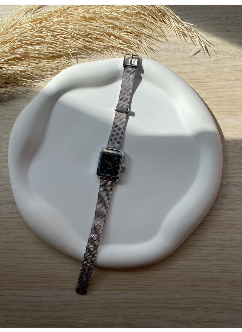 QUARTZ Women's Wristwatch Straw Model  - Image 3