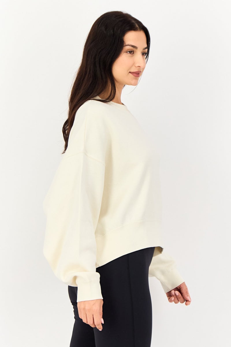 Nike سويت شيرت نسائي فضفاض بأكمام طويلة للخارج، كريمي - Image 4