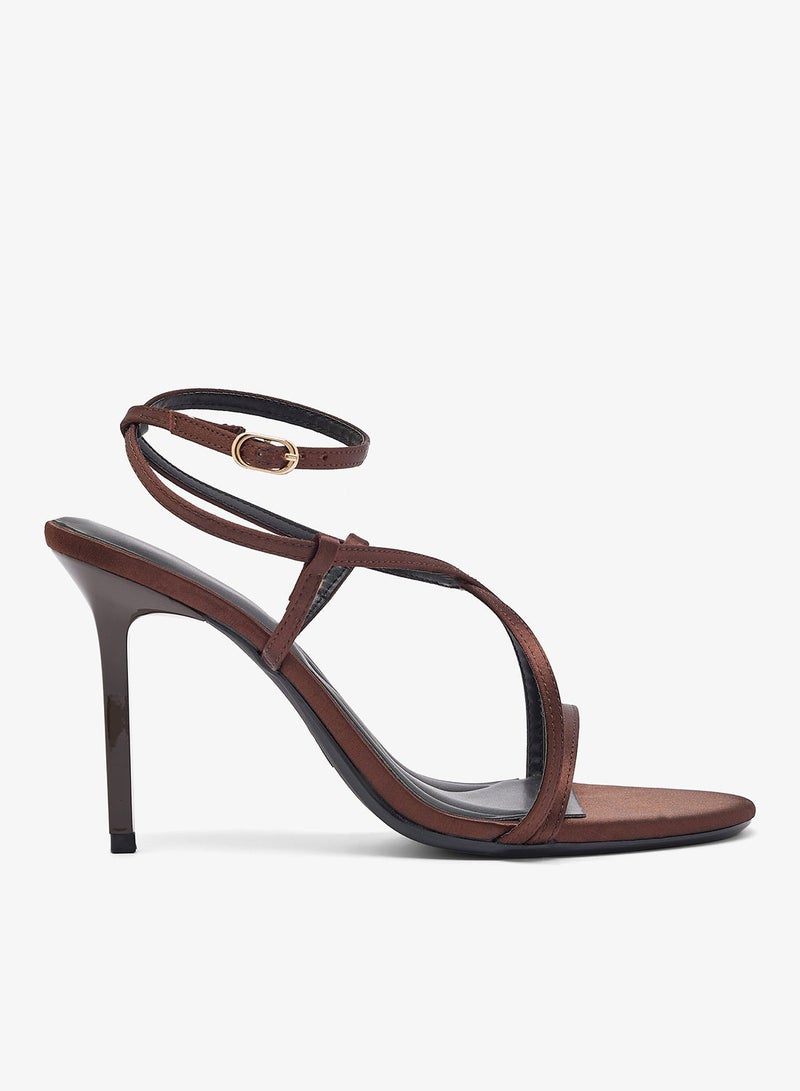 ايلا ليمتد اديشن صنادل بكعب عالٍ بتفاصيل حزام من الساتان - Image 2