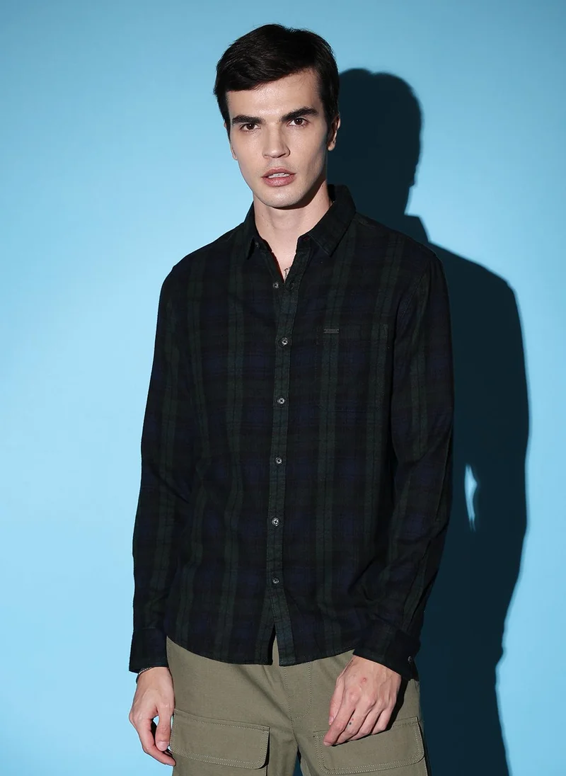 The Indian Garage Co Men Slim Fit Checkered Full Sleeves Cutaway Collar Casual Shirt