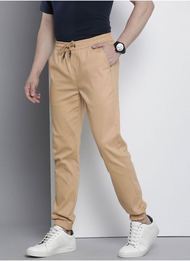 The Indian Garage Co Men Slim Fit Solid Mid-Rise Stretchable Chino Joggers  - Image 2