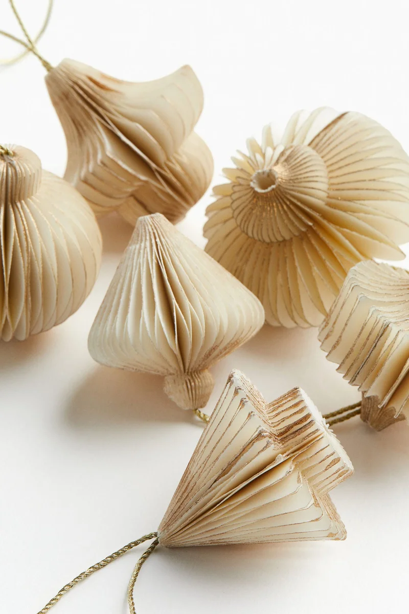 H&M 6-pack paper decorations
