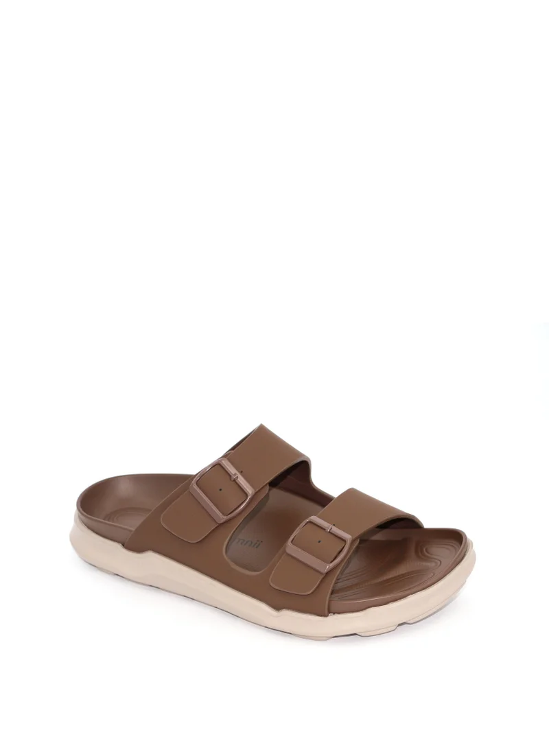 جيومني صندل عربي تقليدي للرجال - تصميم مريح من الجلد سهل الارتداء - مثالي للارتداء اليومي والمناسبات - بني