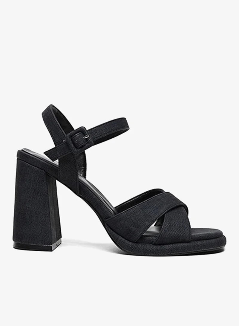 كابلي صندل بكعب عريض مقدمة مفتوحة بحزام متقاطع