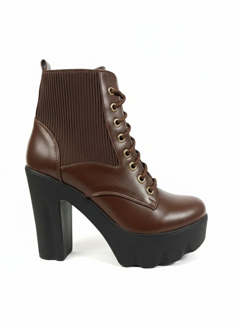 Vbranda Women’s ankle boot with a chunky high heel 7sm - Image 3