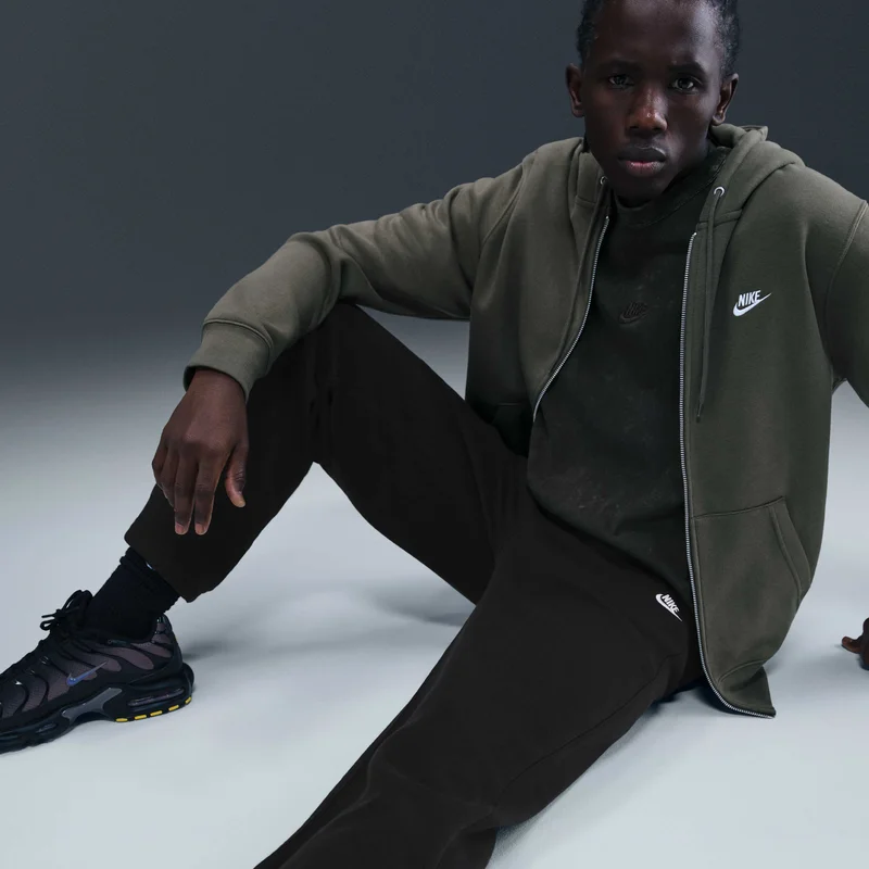 Nike Black Men’s Sportswear Club Bungee Pants for Men | Best Price UAE
