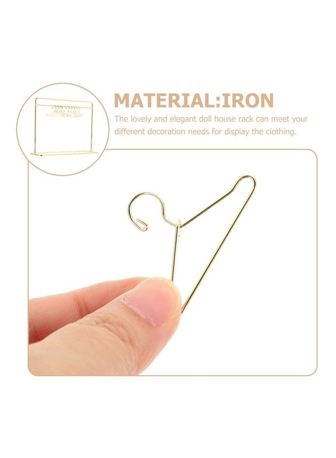 STOBOK مجموعة رف ملابس دمى مصغرة مع 10 قطع شماعات ملابس دمى - إكسسوارات أثاث منزل الدمى باللون الذهبي - Image 4