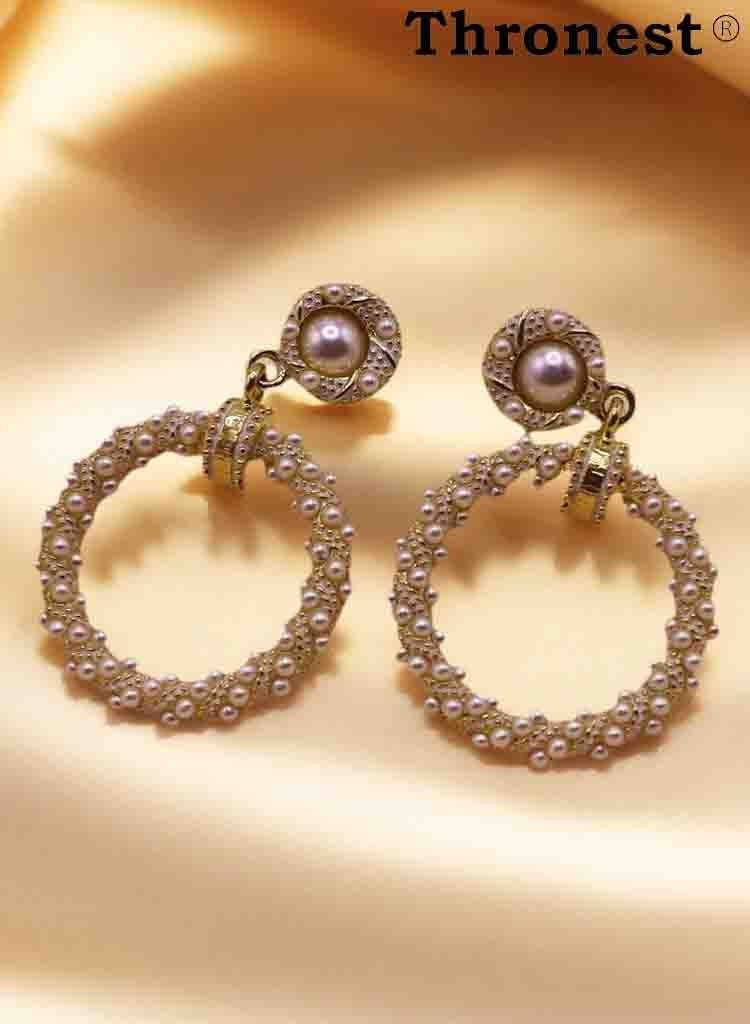 عرش قرط أنيق ذهبي أنيق متدلي من اللؤلؤ ， تصميم طوق ， فريد وسخي ， مناسب للحياة اليومية وحضور الحفلات والأعراس - Image 3