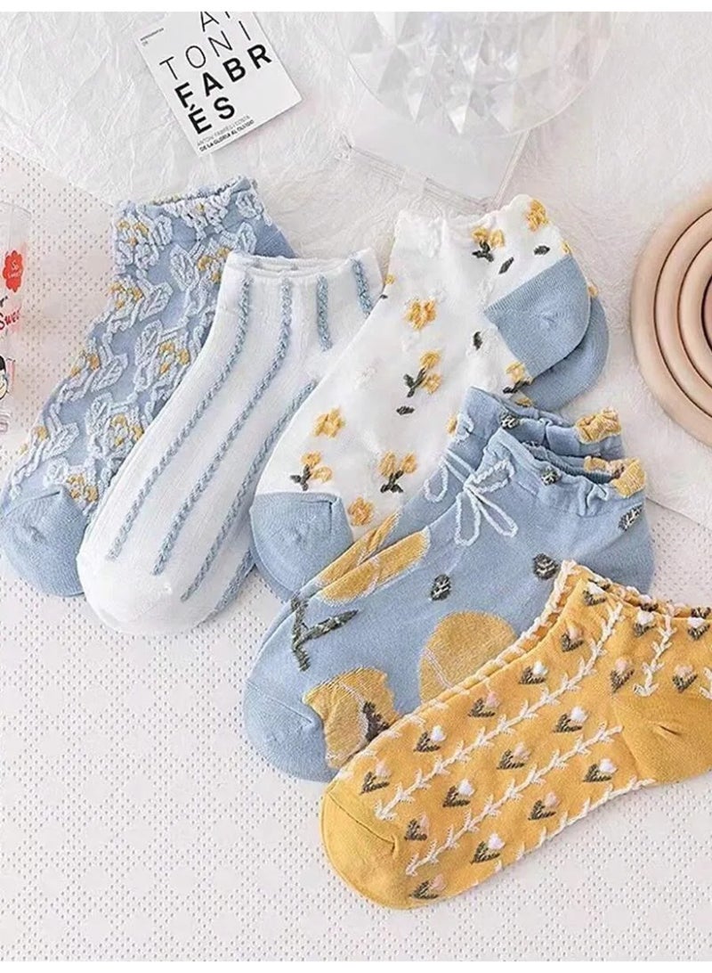 8 Pairs of Women’s Ditsy Floral Ankle Socks (Random Assortment) - Image 3