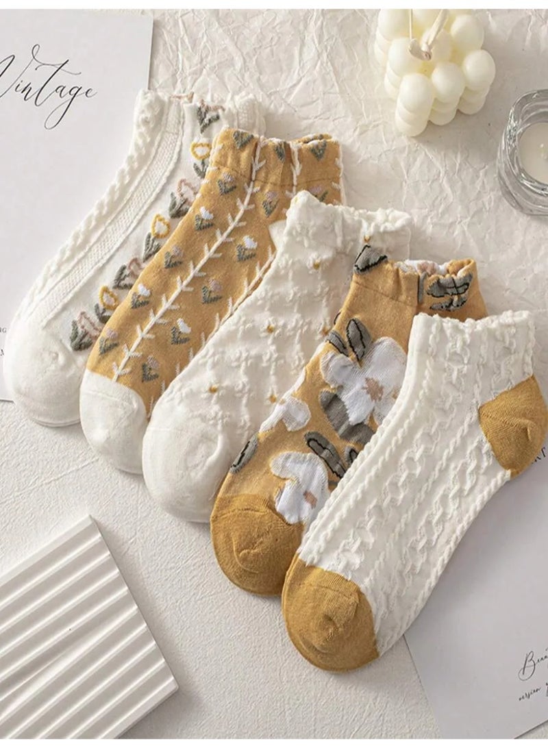 8 Pairs of Women’s Ditsy Floral Ankle Socks (Random Assortment) - Image 2