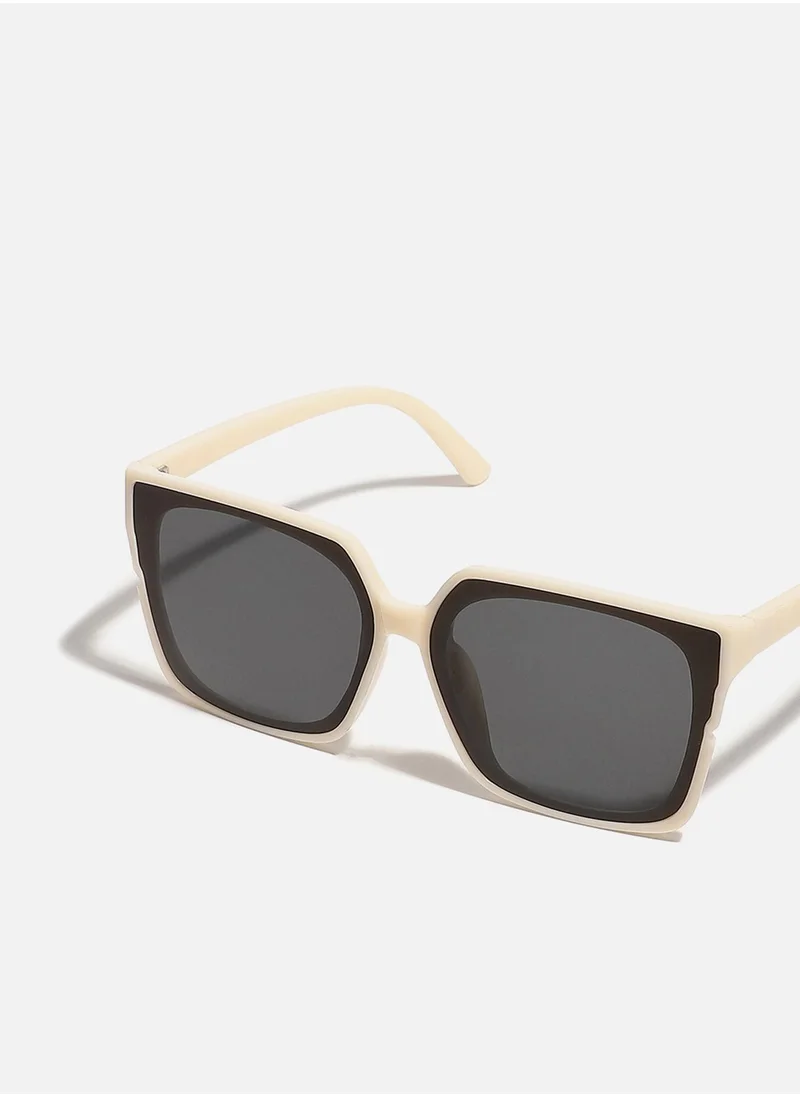 صوص هاوت Black Lens Oversized Sunglass
