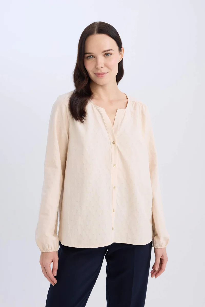 ديفاكتو Regular Fit Crew Neck Long Sleeve Shirt