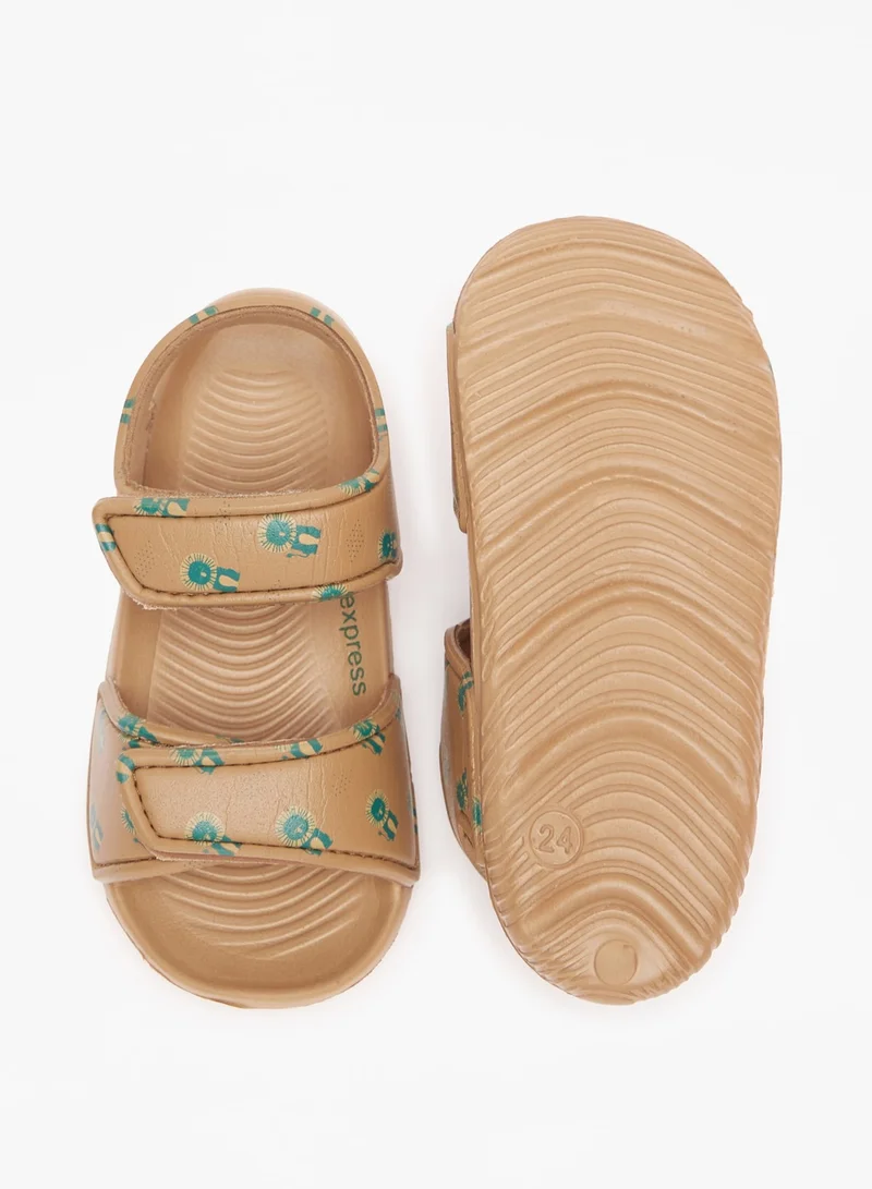 shoexpress Boys Printed Sandals with Hook and Loop Closure