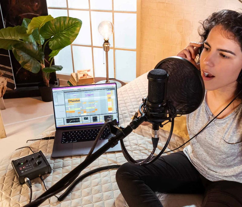 IK Multimedia AXE I/O One - واجهة صوتية احترافية USB مع تشكيل نغمة الجيتار المتقدم Z-TONE، يتضمن برامج AmpliTube و TONEX، معدات استوديو تسجيل عالية الدقة - Image 5