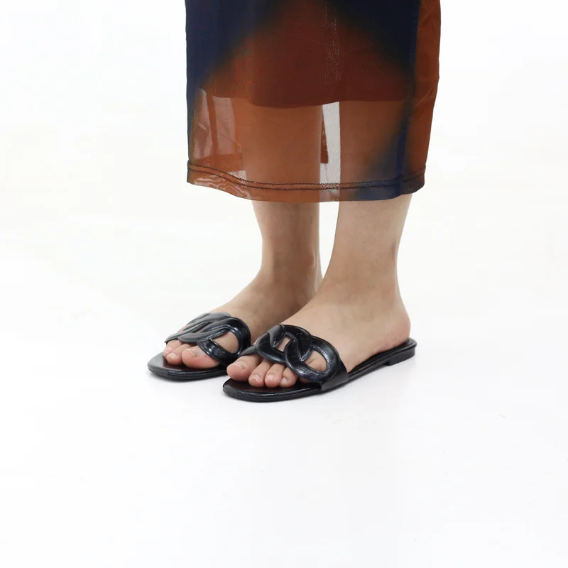 لاماراباريس صنادل مسطحة سهلة الارتداء بحزام متشابك مبطن ذكي