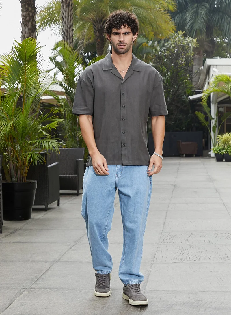 Campus Sutra Men's Charcoal Grey Solid Resort Oversized Shirt