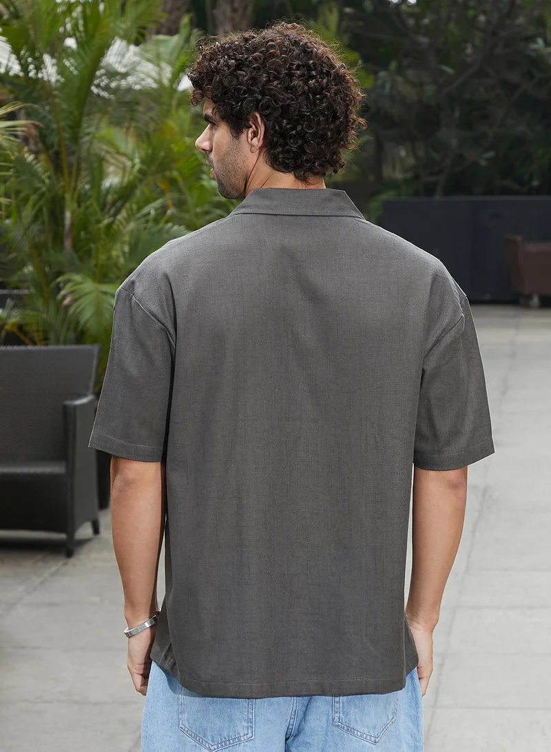 Campus Sutra Men's Charcoal Grey Solid Resort Oversized Shirt