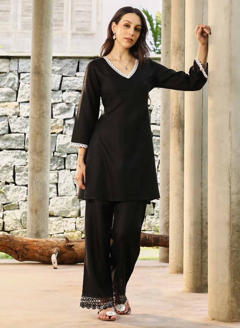 QISSA Qissa Women's Onyx Black Bloomesque Kurta Set For Casual Wear | V-Neck | Quarter Regular Sleeves | 3 Piece Kurta Set Designed With Comfort Fit For Everyday Ethnic Wear
