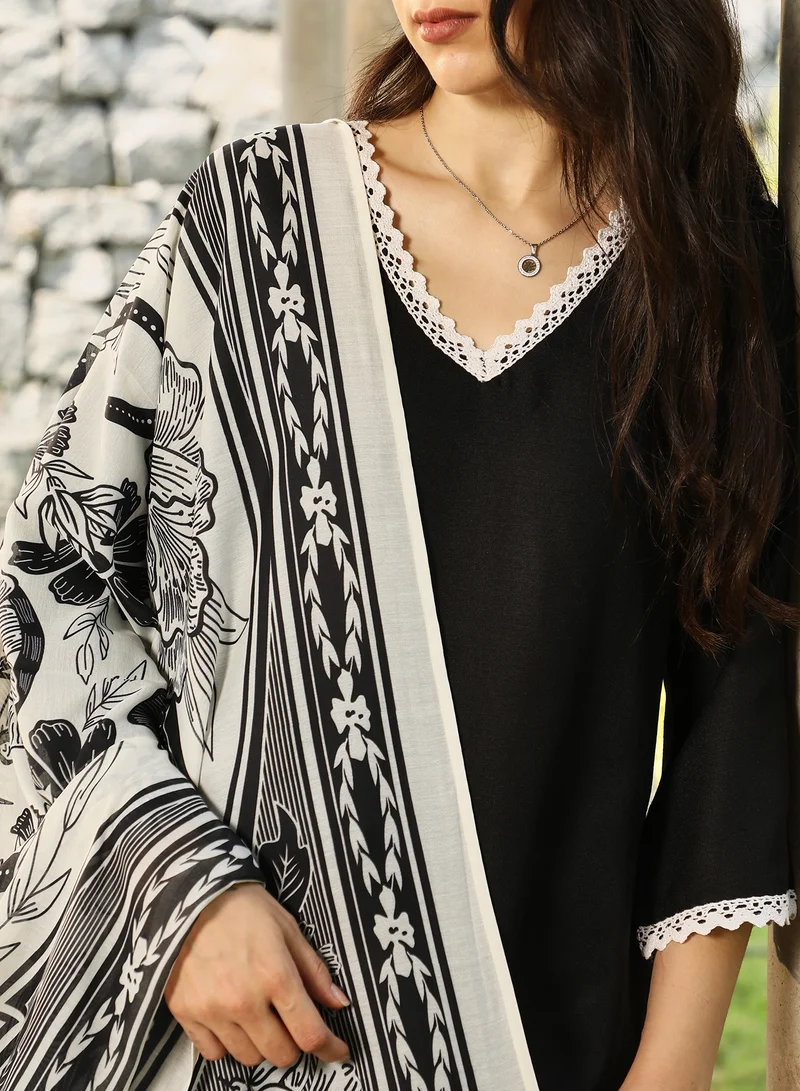 QISSA Qissa Women's Onyx Black Bloomesque Kurta Set For Casual Wear | V-Neck | Quarter Regular Sleeves | 3 Piece Kurta Set Designed With Comfort Fit For Everyday Ethnic Wear