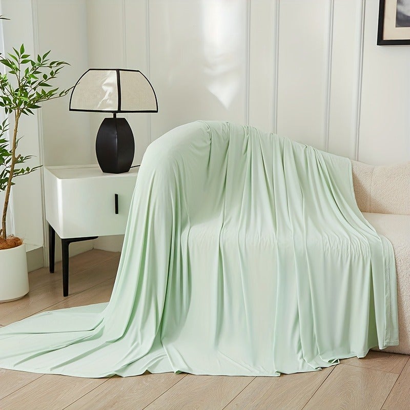 Lightweight Breathable Summer Bed Blanket - Keeps You Cool, Breathable, Very Soft and Comfortable, Providing a Cooling Sensation. Ideal for Use in the Bedroom, Office, Outdoors, and in the Car. Suitable for All Seasons. Air Conditioning Blanket - Image 4