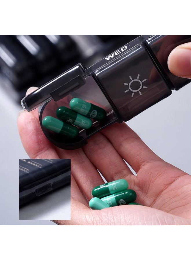 【أداة تنظيم الأقراص الأسبوعية (3 مرات يومياً)】 علبة حبوب محمولة للسفر تكفي لأسبوع كامل، تحتوي على حجرات كبيرة مقاومة للضوء لتخزين الفيتامينات، الأدوية، المكملات الغذائية وزيت السمك، مما يساعدك على تنظيم جرعاتك اليومية بسهولة وفعالية - Image 3