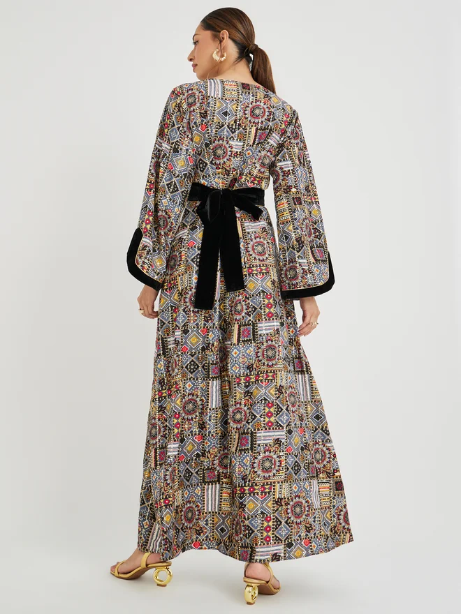 Maxim Creation Maxim Creation Haute Couture Abstract Print Jalabiya with Back Tie Detail