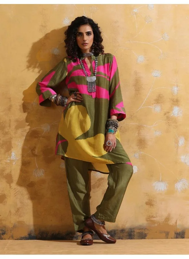 ترو برونز trueBrowns Green Pink Floral Print Muslin Silk Kurta Co-ord Set