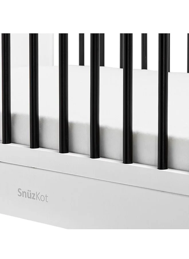 Snuz Kot Skandi Cot Bed For Infant And Baby/Kids/Toddler, Modern And Minimal Style , Easly Convert To Toddler Bed , Made of Sustainably Sourced Wood , From 0 To 10 Years(W72 X L133Cm X H89Cm) - Mono