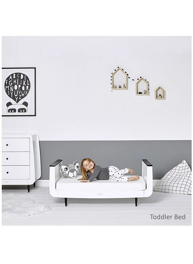 Snuz Kot Skandi Cot Bed For Infant And Baby/Kids/Toddler, Modern And Minimal Style , Easly Convert To Toddler Bed , Made of Sustainably Sourced Wood , From 0 To 10 Years(W72 X L133Cm X H89Cm) - Mono