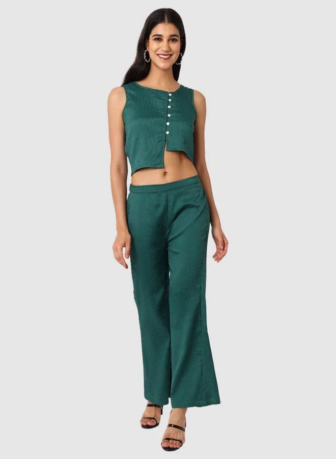 مرفوعة طقم بلوزة قصيرة خضراء بنسيج مع بنطال واسع