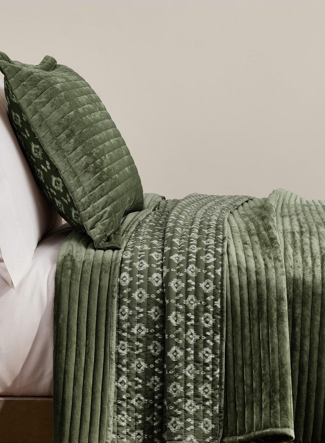 WDCOZY طقم لحاف مخملي من WDCOZY بحجم كينج - غطاء سرير ناعم وخفيف الوزن مخطط باللون الأخضر الزيتوني، غطاء سرير ريفي محايد اللون باللون الأخضر الداكن، لحاف دافئ ورقيق من 3 قطع - Image 4